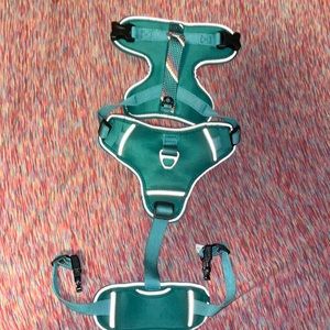 Arcadian Trail Dog Harness, size S , in perfect condition, front and top clasp